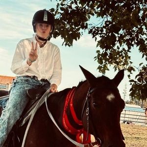 Meet your Posher, Addi